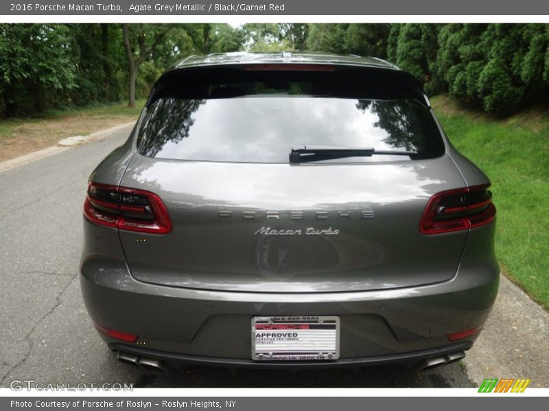 Agate Grey Metallic / Black/Garnet Red 2016 Porsche Macan Turbo