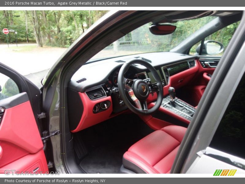 Black/Garnet Red Interior - 2016 Macan Turbo 