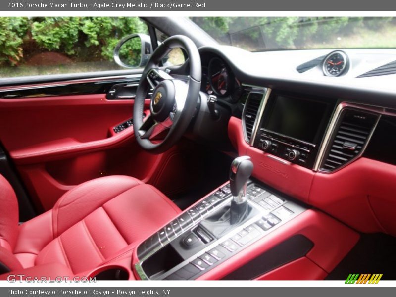 Agate Grey Metallic / Black/Garnet Red 2016 Porsche Macan Turbo