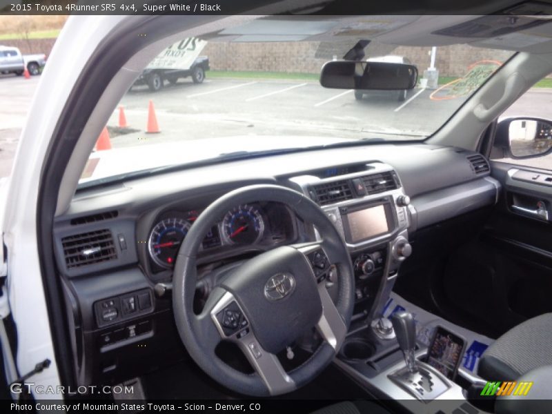 Super White / Black 2015 Toyota 4Runner SR5 4x4