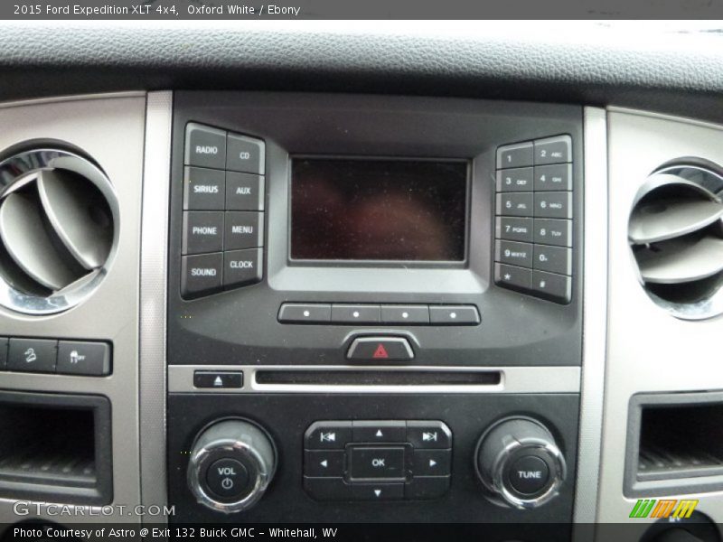 Oxford White / Ebony 2015 Ford Expedition XLT 4x4