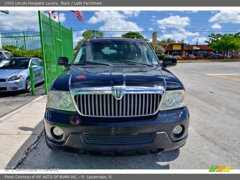 Black / Light Parchment 2003 Lincoln Navigator Luxury