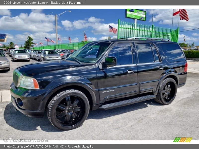 Black / Light Parchment 2003 Lincoln Navigator Luxury