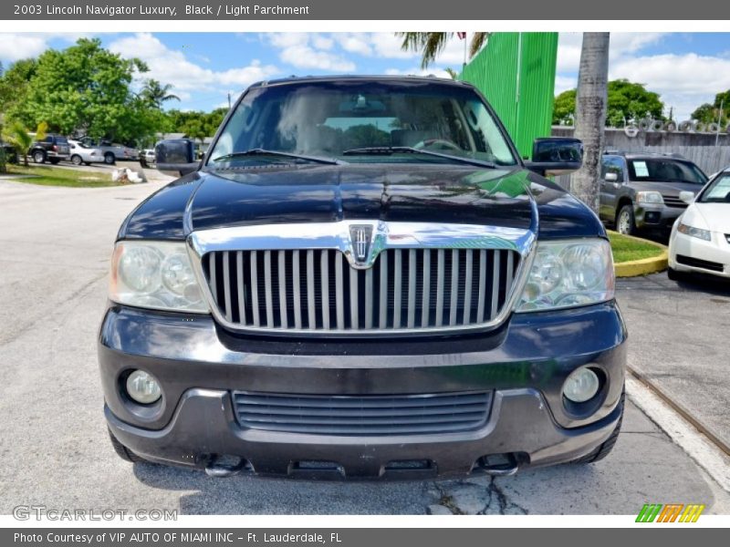Black / Light Parchment 2003 Lincoln Navigator Luxury