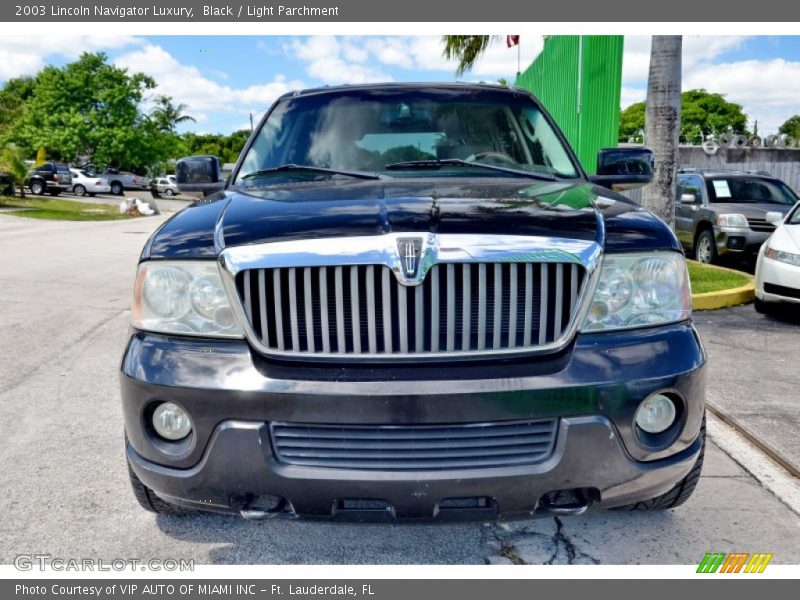 Black / Light Parchment 2003 Lincoln Navigator Luxury