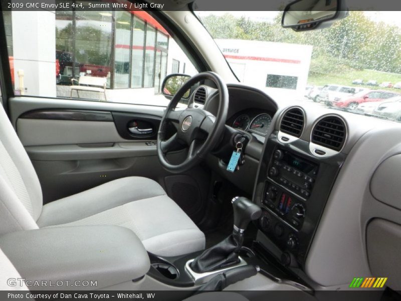 Summit White / Light Gray 2009 GMC Envoy SLE 4x4