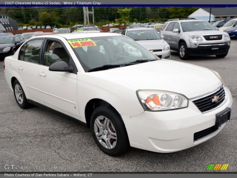 Front 3/4 View of 2007 Malibu LS Sedan
