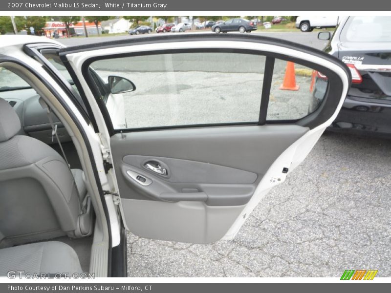 Door Panel of 2007 Malibu LS Sedan
