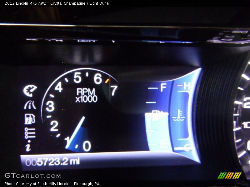Crystal Champagne / Light Dune 2013 Lincoln MKS AWD