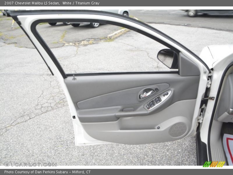 Door Panel of 2007 Malibu LS Sedan