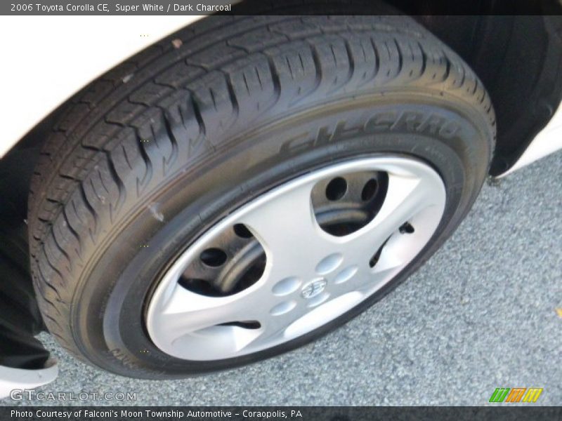 Super White / Dark Charcoal 2006 Toyota Corolla CE