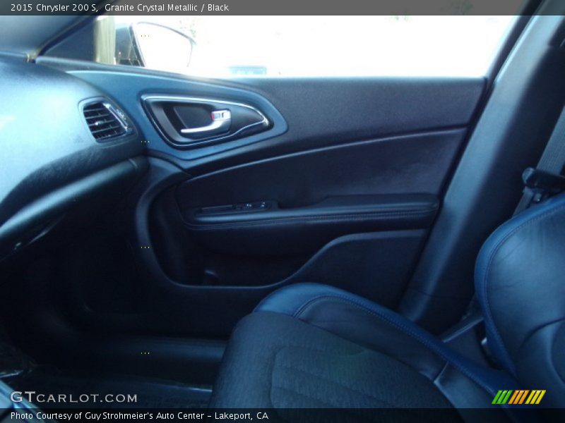 Granite Crystal Metallic / Black 2015 Chrysler 200 S