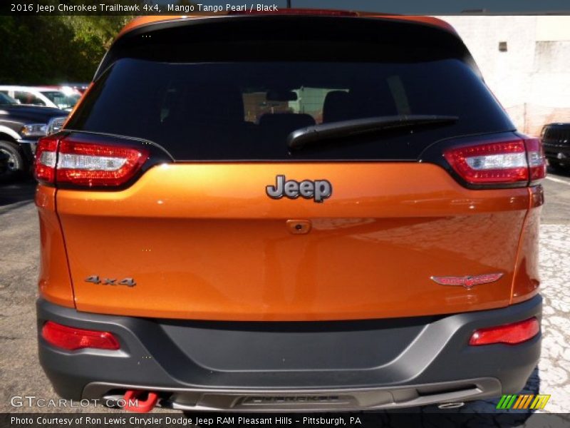 Mango Tango Pearl / Black 2016 Jeep Cherokee Trailhawk 4x4