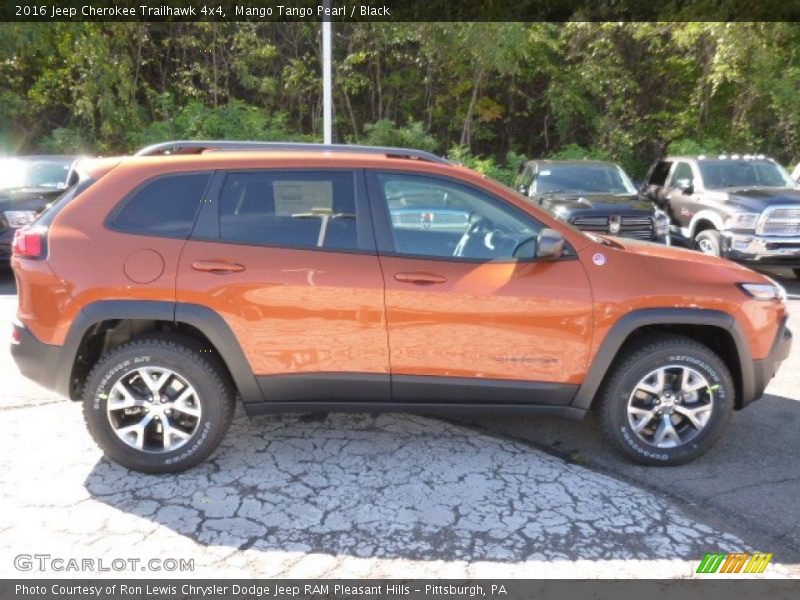Mango Tango Pearl / Black 2016 Jeep Cherokee Trailhawk 4x4