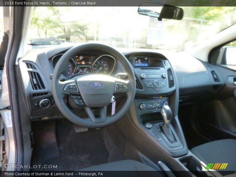 Tectonic / Charcoal Black 2016 Ford Focus SE Hatch