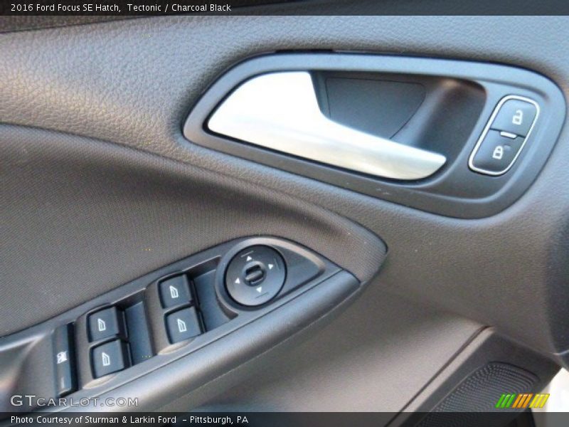 Tectonic / Charcoal Black 2016 Ford Focus SE Hatch