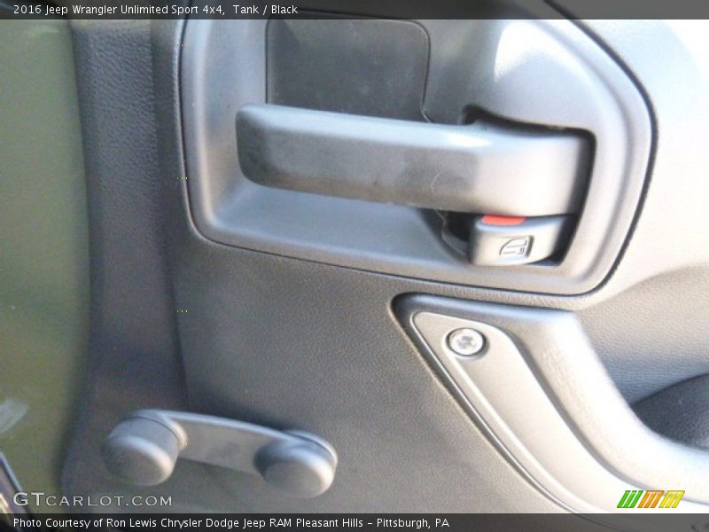 Tank / Black 2016 Jeep Wrangler Unlimited Sport 4x4