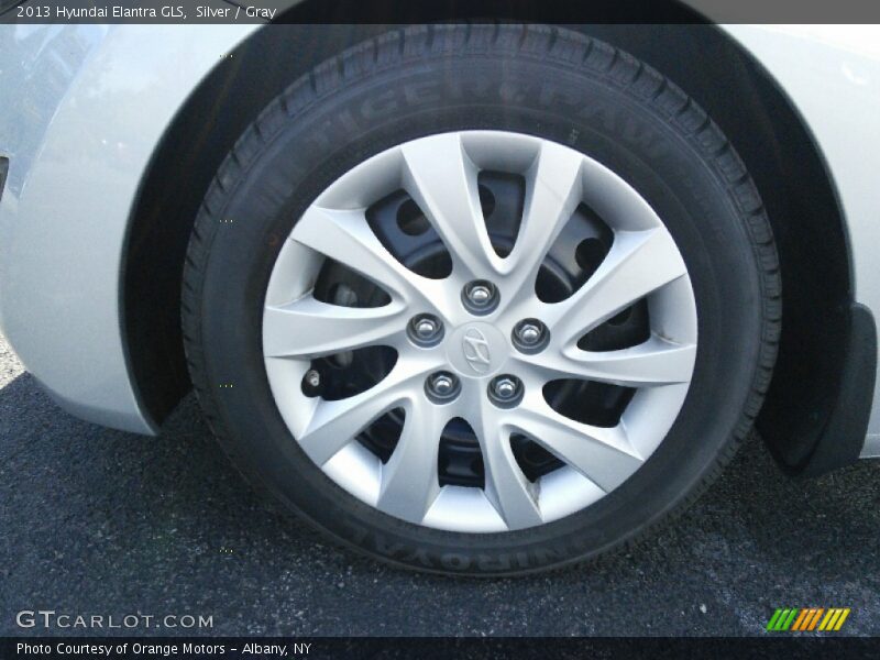 Silver / Gray 2013 Hyundai Elantra GLS