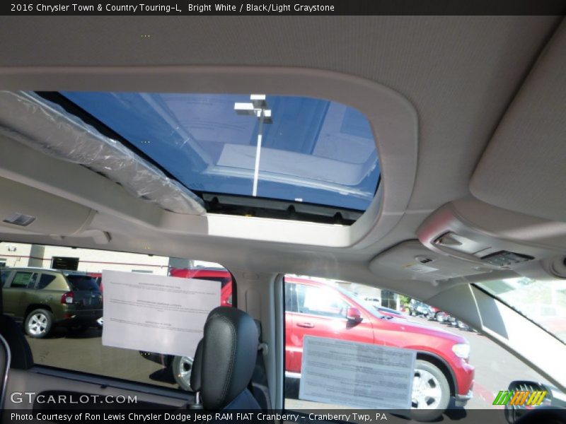 Bright White / Black/Light Graystone 2016 Chrysler Town & Country Touring-L