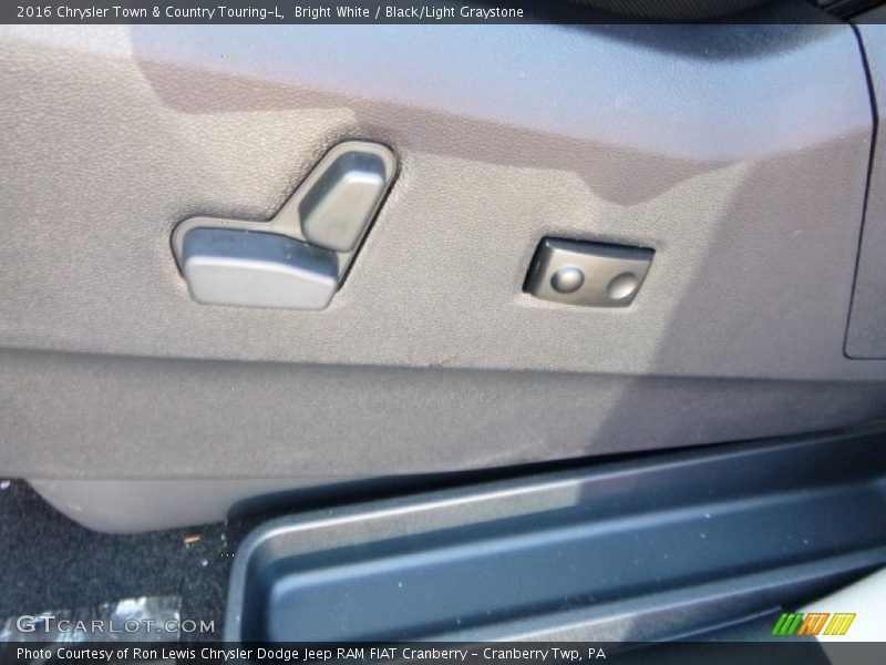 Bright White / Black/Light Graystone 2016 Chrysler Town & Country Touring-L