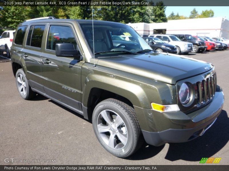 Front 3/4 View of 2016 Patriot Latitude 4x4