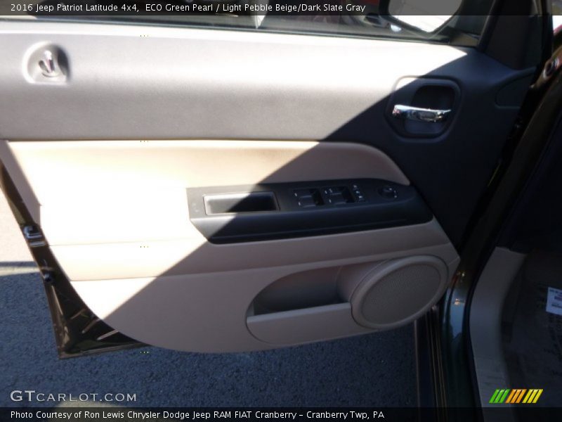 ECO Green Pearl / Light Pebble Beige/Dark Slate Gray 2016 Jeep Patriot Latitude 4x4