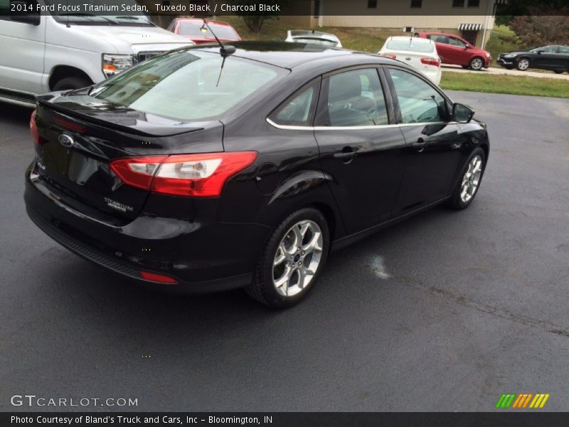 Tuxedo Black / Charcoal Black 2014 Ford Focus Titanium Sedan
