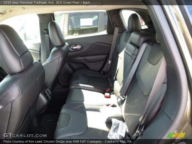 ECO Green Pearl / Black 2016 Jeep Cherokee Trailhawk 4x4
