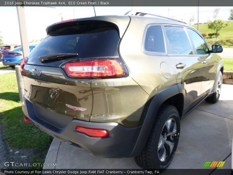 ECO Green Pearl / Black 2016 Jeep Cherokee Trailhawk 4x4