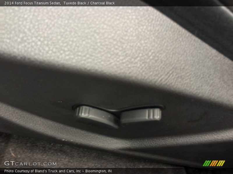 Tuxedo Black / Charcoal Black 2014 Ford Focus Titanium Sedan