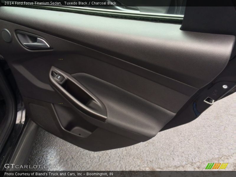 Tuxedo Black / Charcoal Black 2014 Ford Focus Titanium Sedan