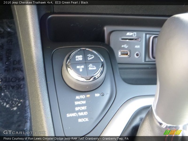 ECO Green Pearl / Black 2016 Jeep Cherokee Trailhawk 4x4