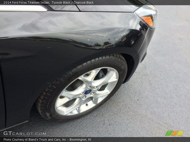 Tuxedo Black / Charcoal Black 2014 Ford Focus Titanium Sedan