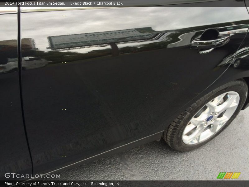 Tuxedo Black / Charcoal Black 2014 Ford Focus Titanium Sedan