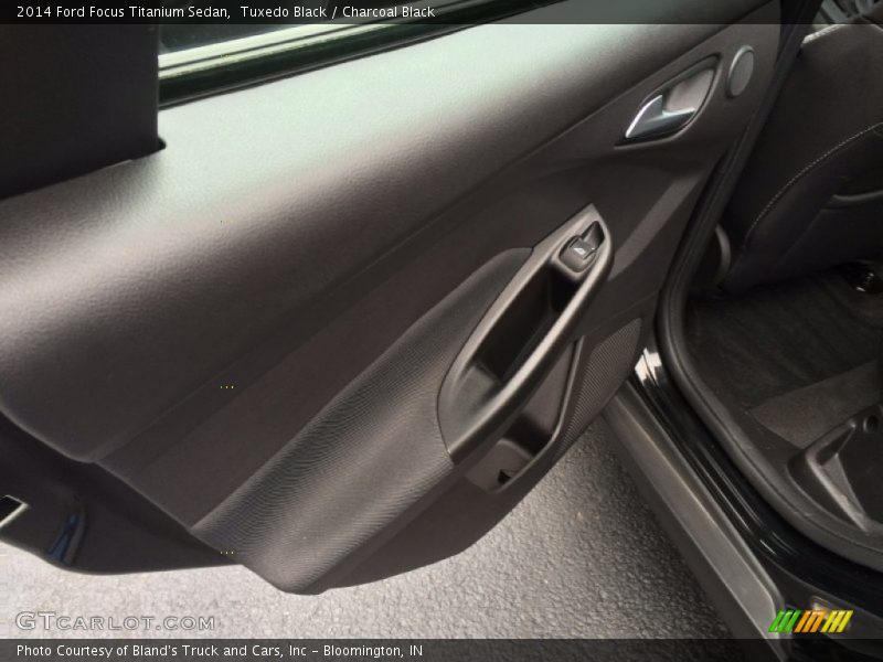 Tuxedo Black / Charcoal Black 2014 Ford Focus Titanium Sedan