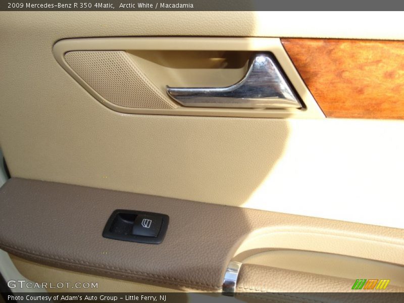 Arctic White / Macadamia 2009 Mercedes-Benz R 350 4Matic