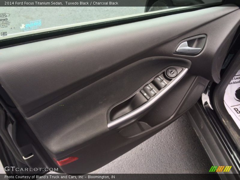 Tuxedo Black / Charcoal Black 2014 Ford Focus Titanium Sedan