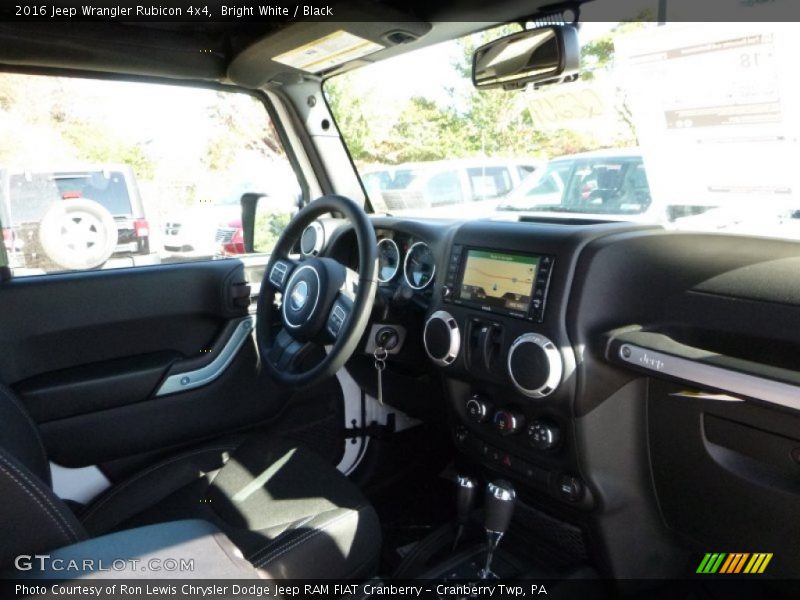 Bright White / Black 2016 Jeep Wrangler Rubicon 4x4