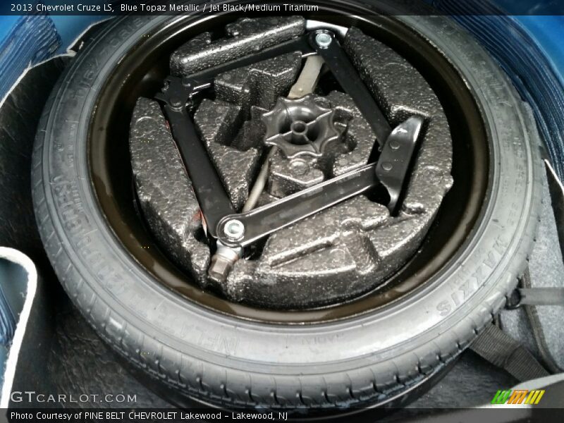 Blue Topaz Metallic / Jet Black/Medium Titanium 2013 Chevrolet Cruze LS