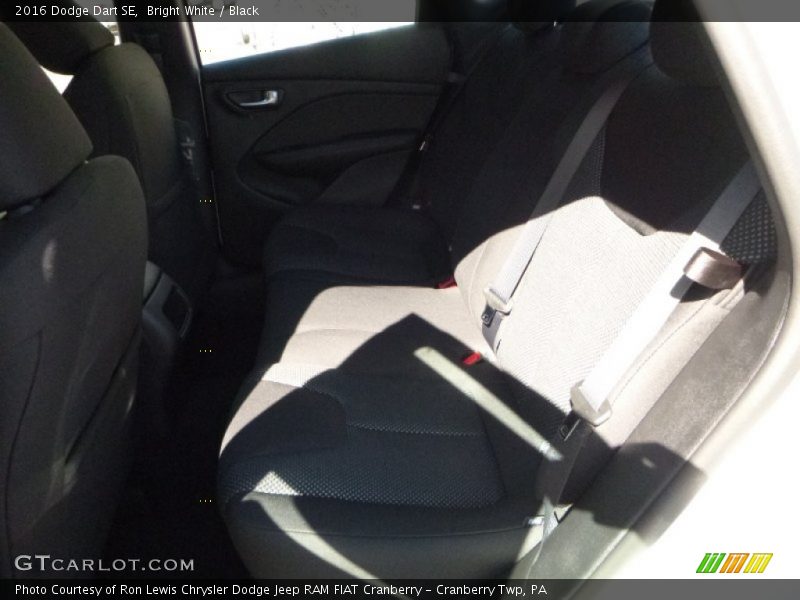 Bright White / Black 2016 Dodge Dart SE