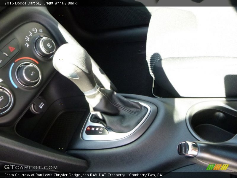 Bright White / Black 2016 Dodge Dart SE