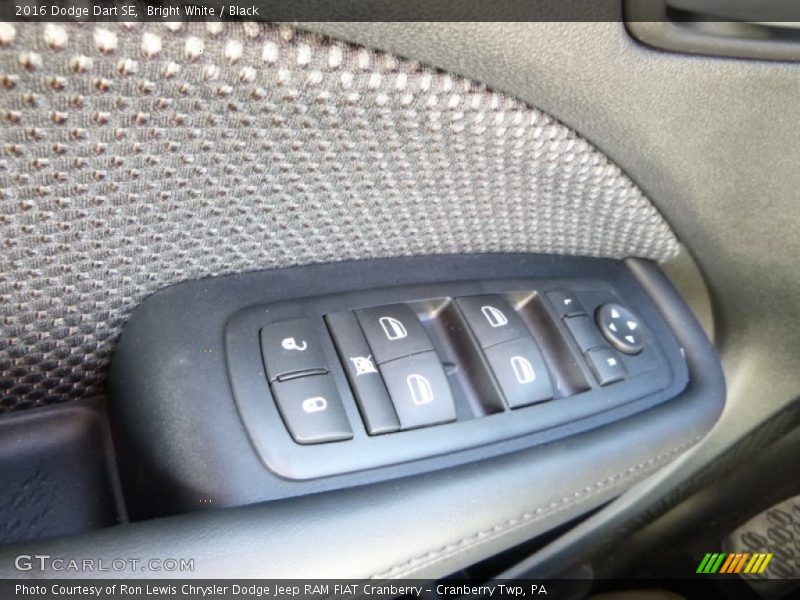 Bright White / Black 2016 Dodge Dart SE