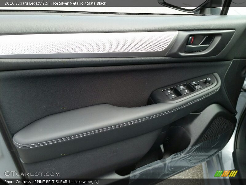 Ice Silver Metallic / Slate Black 2016 Subaru Legacy 2.5i