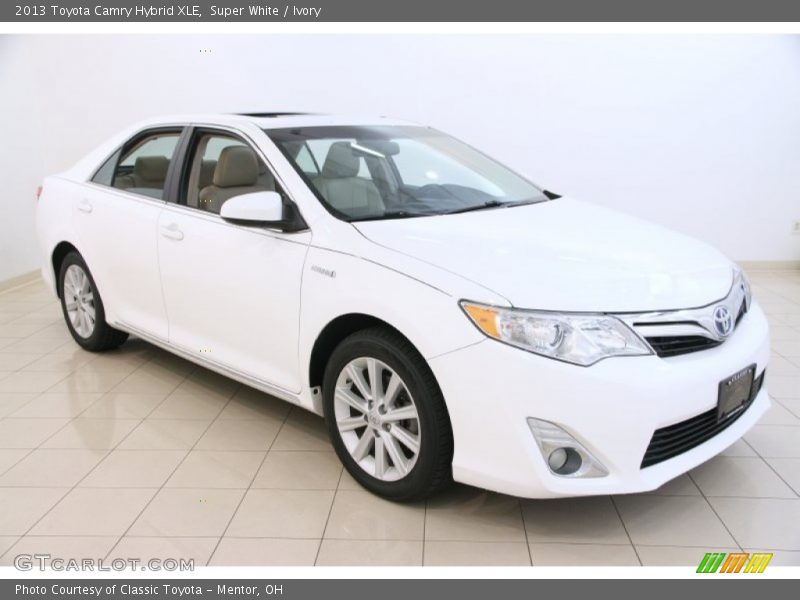 Super White / Ivory 2013 Toyota Camry Hybrid XLE