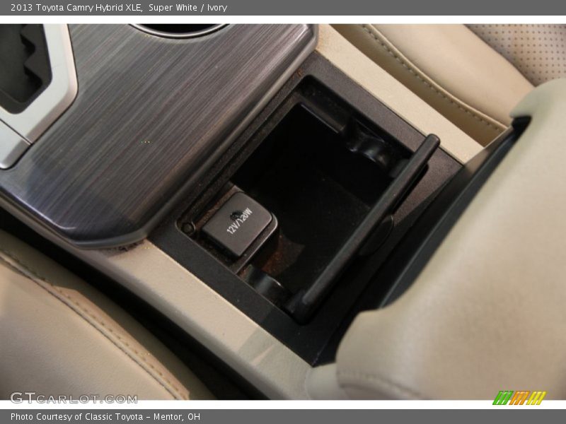 Super White / Ivory 2013 Toyota Camry Hybrid XLE