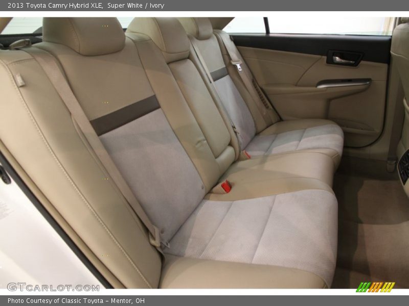 Super White / Ivory 2013 Toyota Camry Hybrid XLE