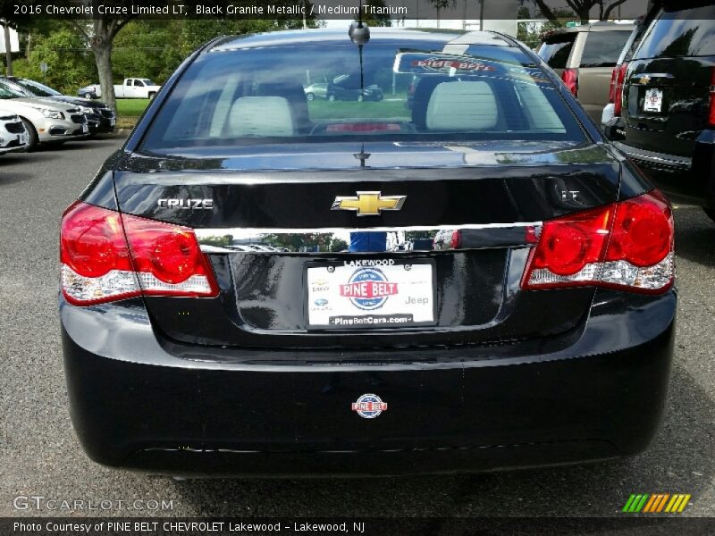 Black Granite Metallic / Medium Titanium 2016 Chevrolet Cruze Limited LT