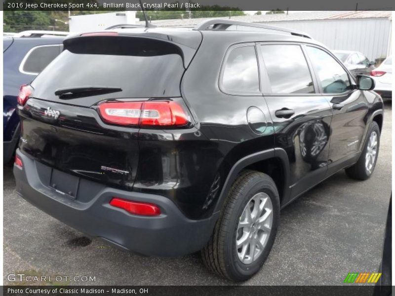 Brilliant Black Crystal Pearl / Black 2016 Jeep Cherokee Sport 4x4