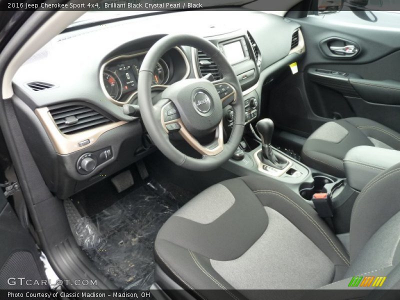  2016 Cherokee Sport 4x4 Black Interior