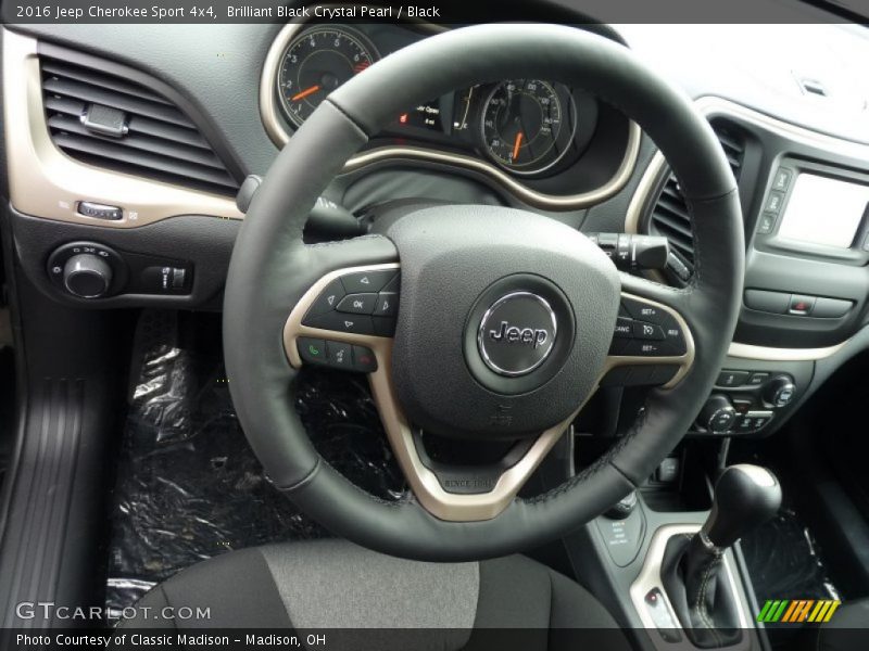 Brilliant Black Crystal Pearl / Black 2016 Jeep Cherokee Sport 4x4